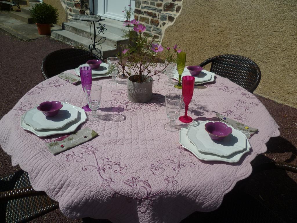 Bed and Breakfast La Metairie Domloup Exterior foto